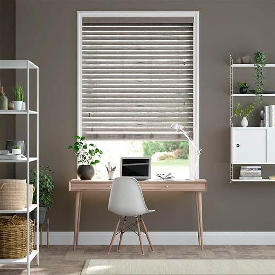 Träpersienn i konstträ Grey Silver Grain - 50mm Slat